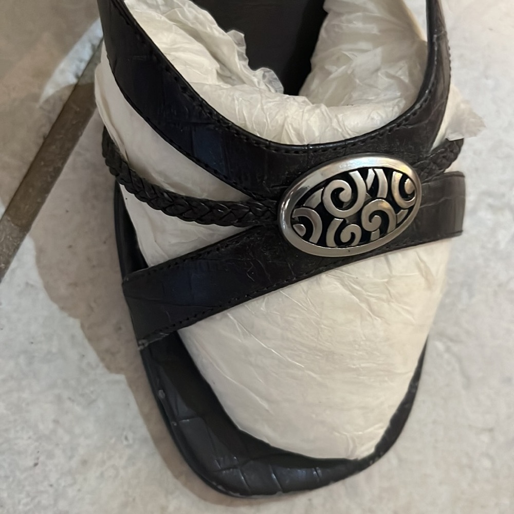 New York Transit Brown Leather Kitten chunk heal...some wear - Picture 3 of 10